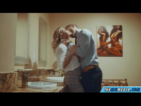 ❤️ ໃນເວລາທີ່ຜິວເນື້ອສີຂາວ busty seduces ທ່ານຢູ່ໃນຫ້ອງນ້ໍາສາທາລະນະ ☑ ໜັງໂປ້ພາສາລັດເຊຍ ທີ່ lo.hentai-id-tv.ru ﹏